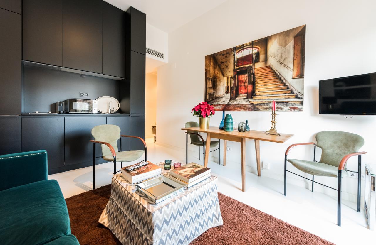 Plaza Santa Ana Apartment Madrid Bagian luar foto